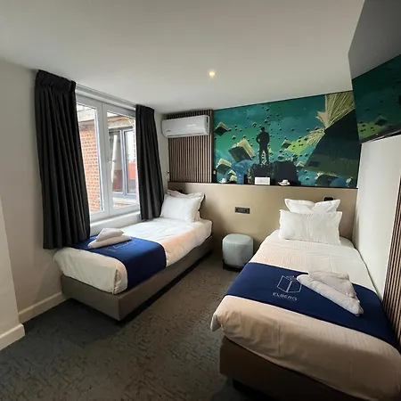 Elberg & 2* Mouscron