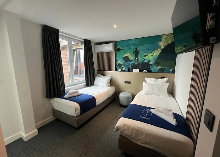 Elberg & 2* Mouscron